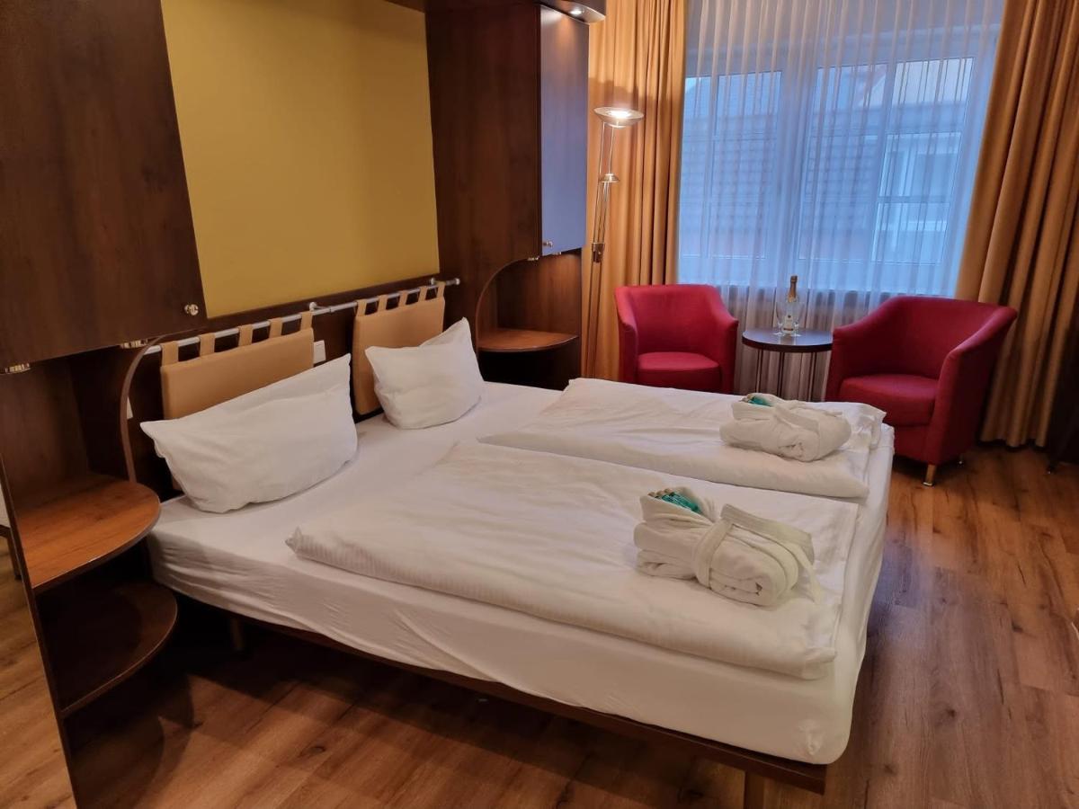 Hotel Osterkrug Хузум Экстерьер фото